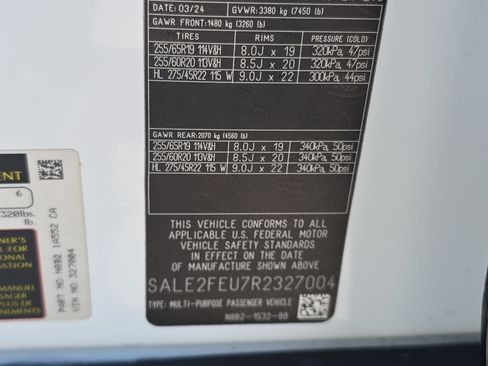 Certified 2024 Land Rover Defender 130 X-Dynamic SE AWD/4WD image 36