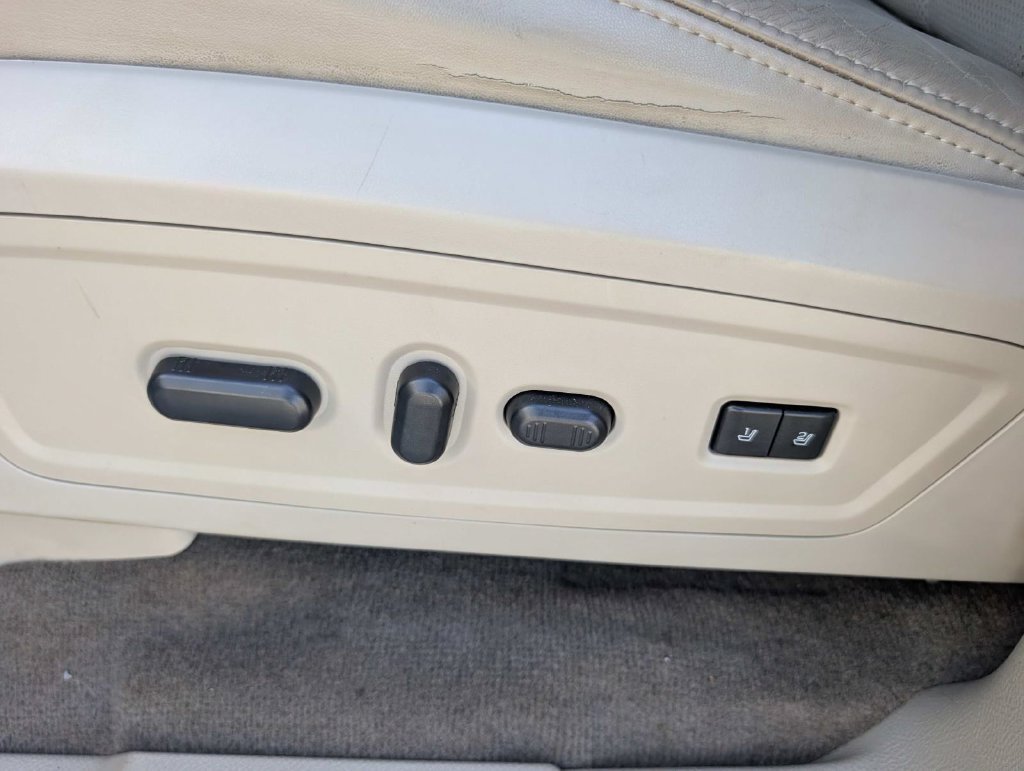 Used 2014 Lincoln Navigator 2WD image 18