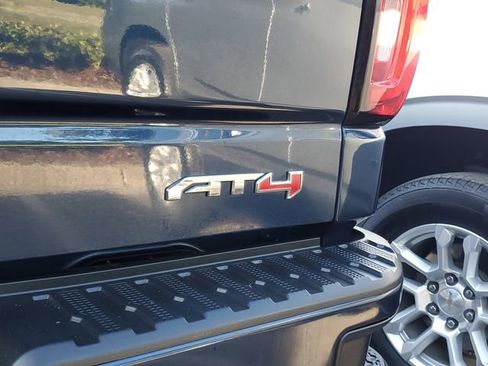 Used 2020 GMC Sierra 1500 AT4 w/ AT4 Premium Package AWD/4WD image 8