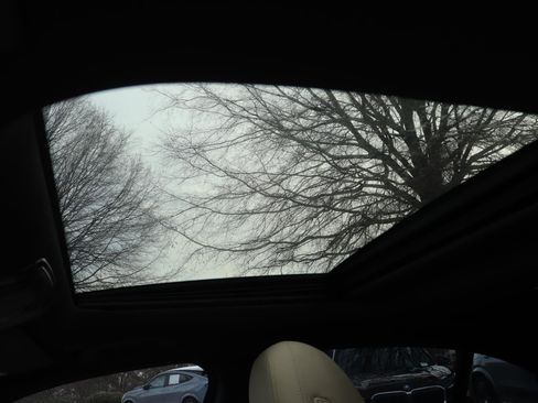 Used 2019 BMW 330i Sedan w/ Premium Package image 20