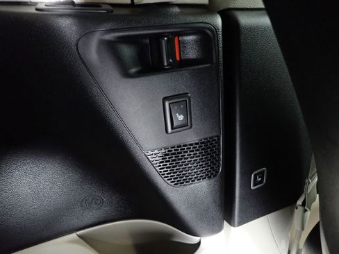 Used 2022 Chrysler Pacifica Touring-L w/ Uconnect Theater Family Group image 40