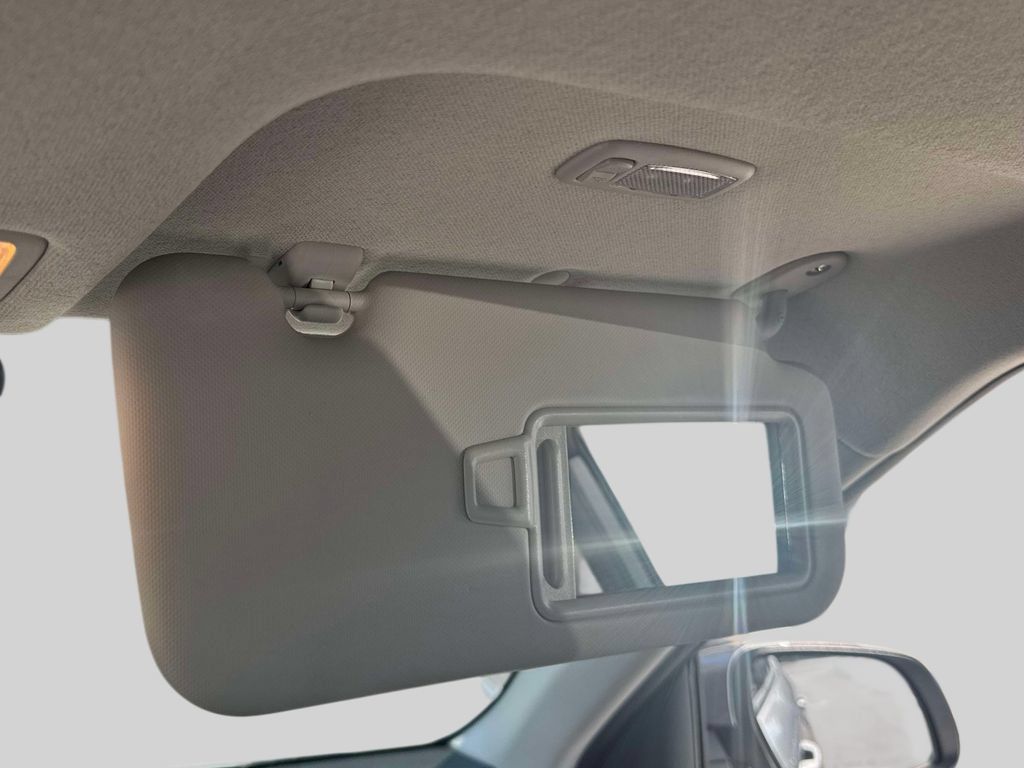 Used 2024 Hyundai Venue SEL FWD image 31