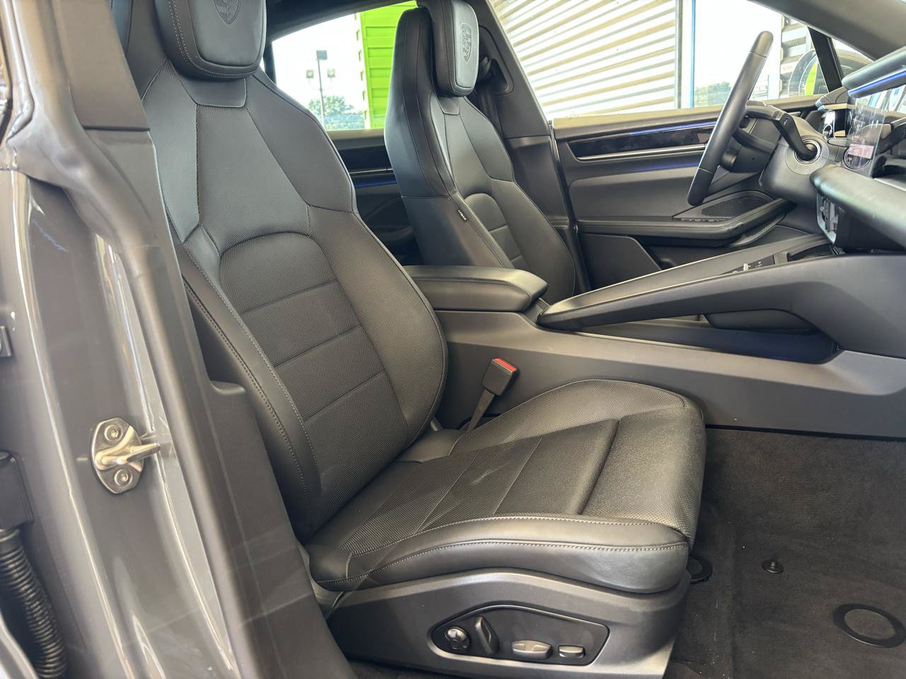 Used 2025 Porsche Macan 4 Electric AWD/4WD image 22