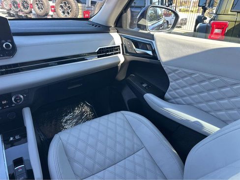 Used 2023 Mitsubishi Outlander SEL image 18