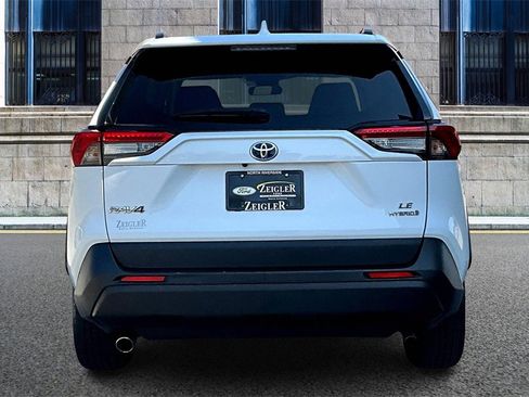 Used 2024 Toyota RAV4 LE image 4