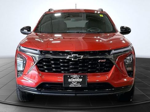 Used 2024 Chevrolet Trax RS FWD image 3
