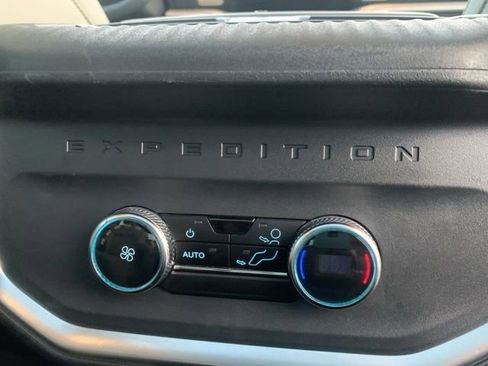 Used 2025 Ford Expedition Active image 35