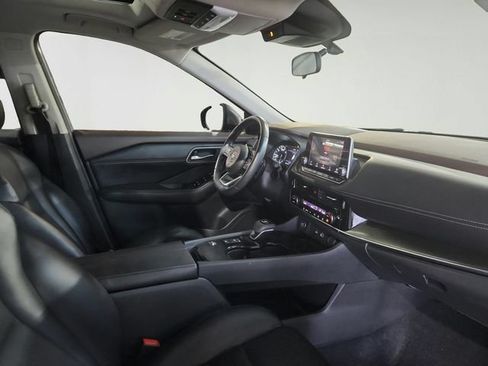Used 2021 Nissan Rogue SV w/ Premium Package FWD image 23