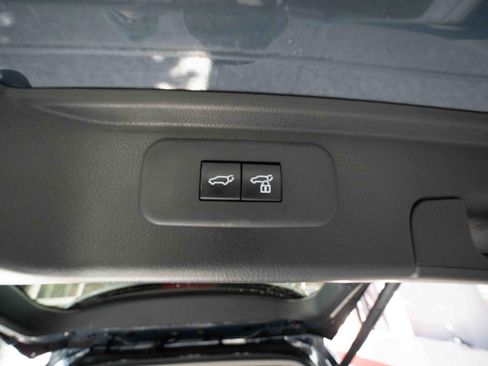 Used 2024 Toyota Grand Highlander XLE AWD/4WD image 29