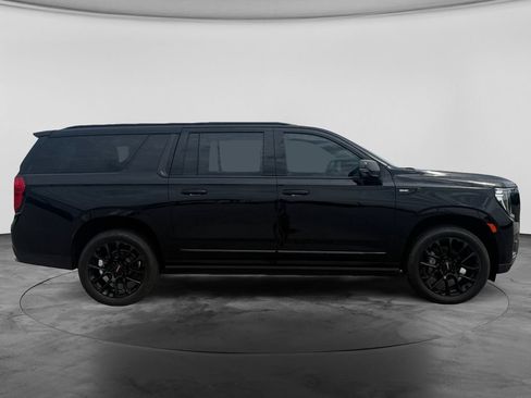 Used 2022 GMC Yukon XL Denali AWD/4WD image 11