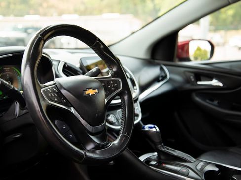 Used 2018 Chevrolet Volt Premier w/ Driver Confidence Package FWD image 19