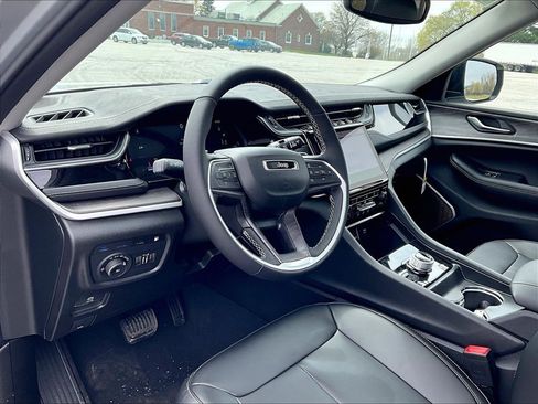 Used 2024 Jeep Grand Cherokee Limited 4xe AWD/4WD image 9