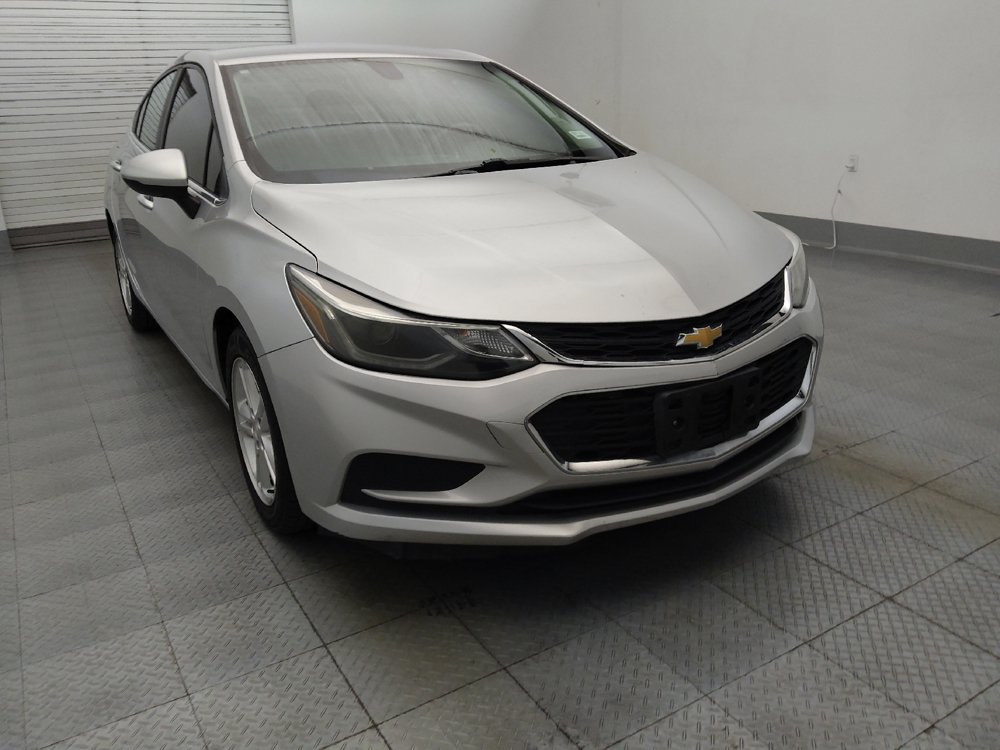 Used 2017 Chevrolet Cruze LT FWD image 13
