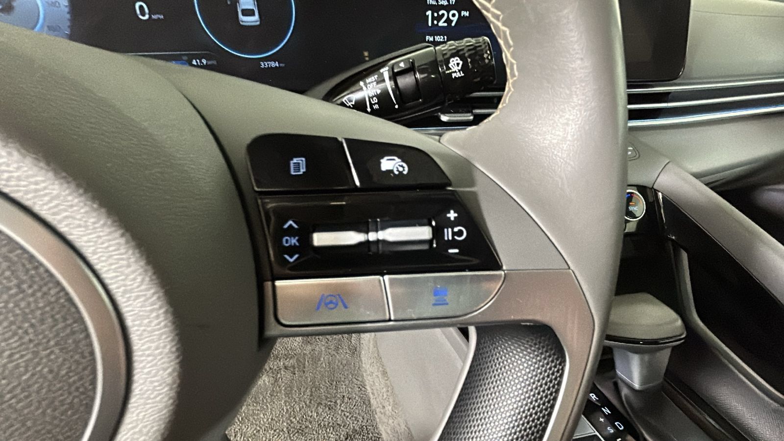 Used 2025 Hyundai Elantra SEL FWD image 20