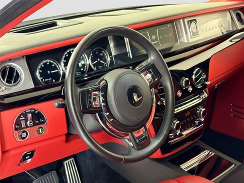 Used 2018 Rolls-Royce Phantom Sedan image 16