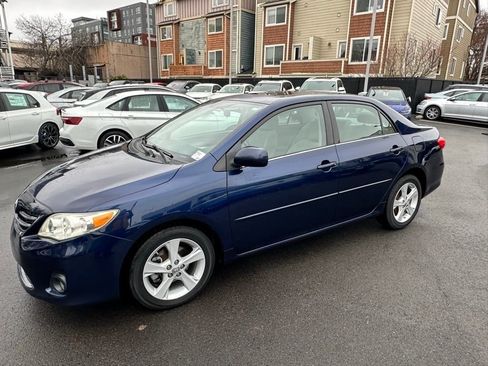 Used 2013 Toyota Corolla LE image 3