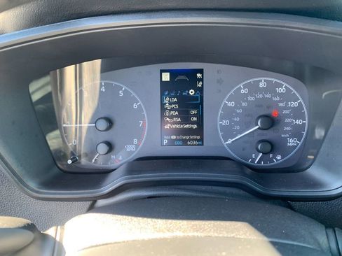 Used 2025 Toyota Corolla SE image 30