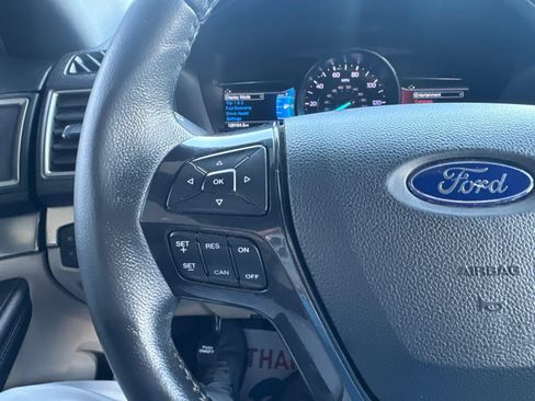 Certified 2018 Ford Explorer XLT w/ Equipment Group 202A FWD image 27