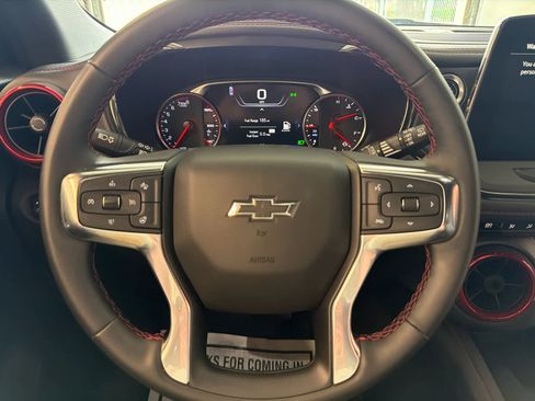 Used 2025 Chevrolet Blazer RS FWD image 35