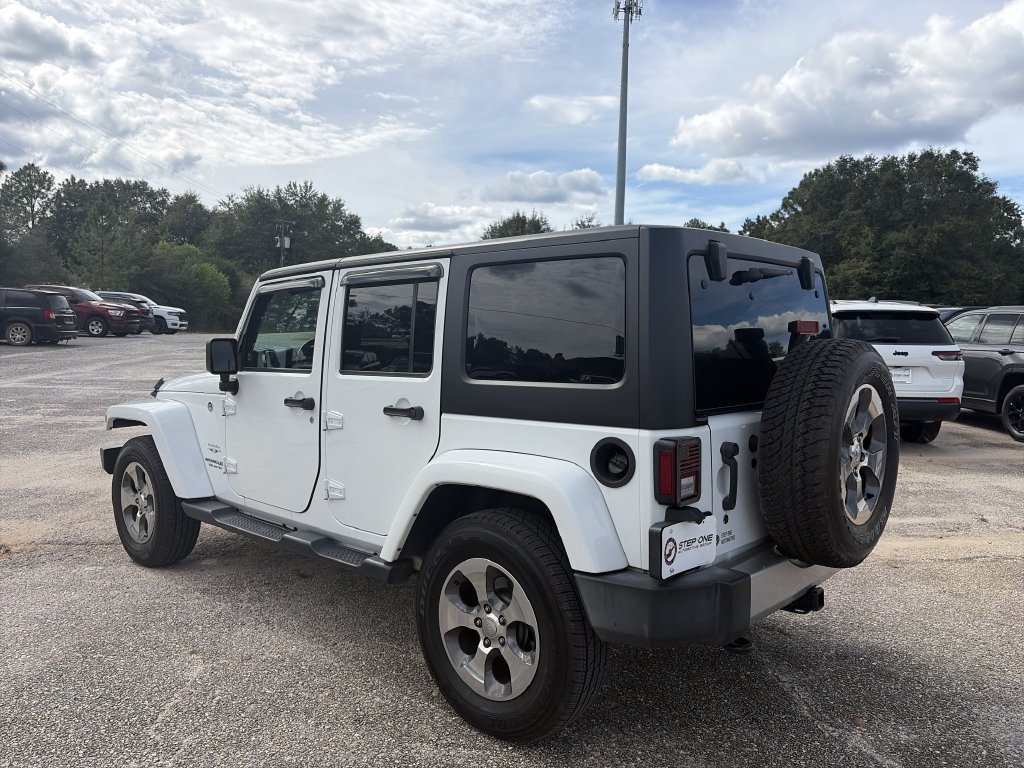 Used 2017 Jeep Wrangler Unlimited Sahara w/ Connectivity Group AWD/4WD image 4