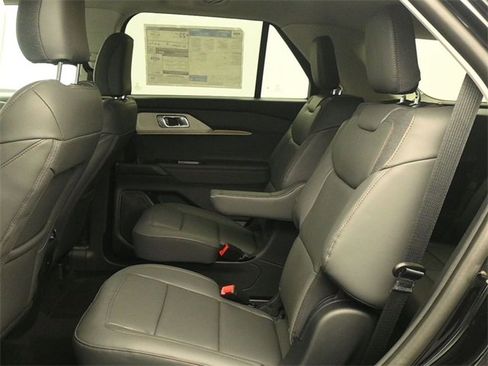 New 2026 Ford Explorer Active w/ Active Comfort Package image 10