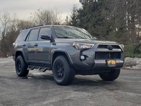 Used 2018 Toyota 4Runner SR5 image 1