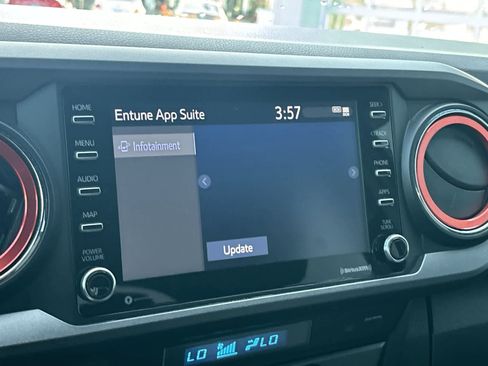 Used 2021 Toyota Tacoma TRD Off-Road image 19