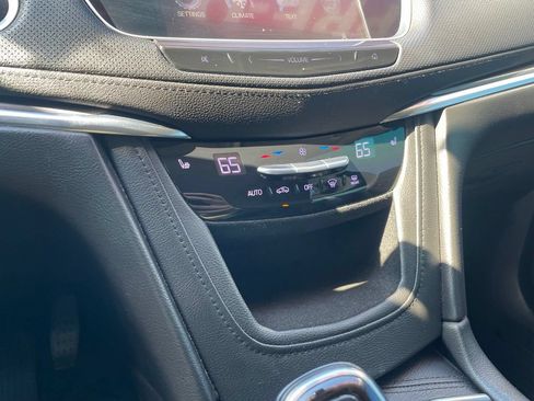 Used 2018 Cadillac XT5 Luxury AWD/4WD image 17