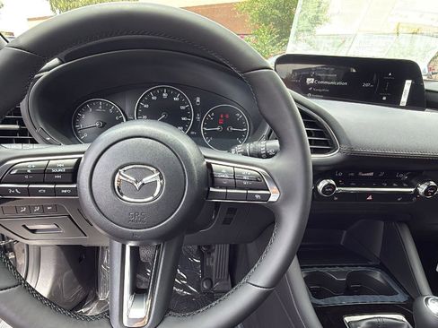 New 2026 MAZDA MAZDA3 2.5 S Hatchback w/ Premium Pkg FWD image 10