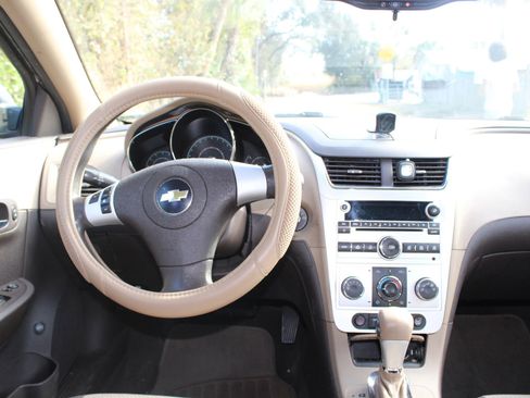 Used 2011 Chevrolet Malibu LS image 7