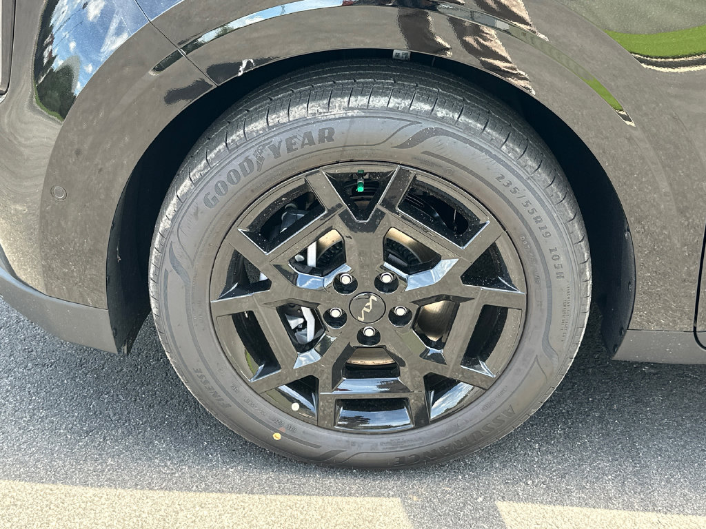 New 2027 Kia Carnival SX w/ Dark Edition Package FWD image 11