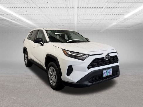 Used 2024 Toyota RAV4 LE image 7