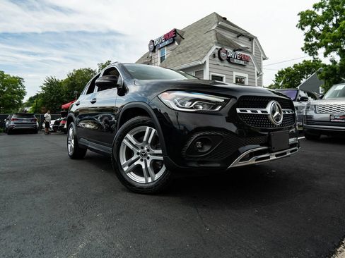 Used 2022 Mercedes-Benz GLA 250 4MATIC w/ Premium Package Lite image 1
