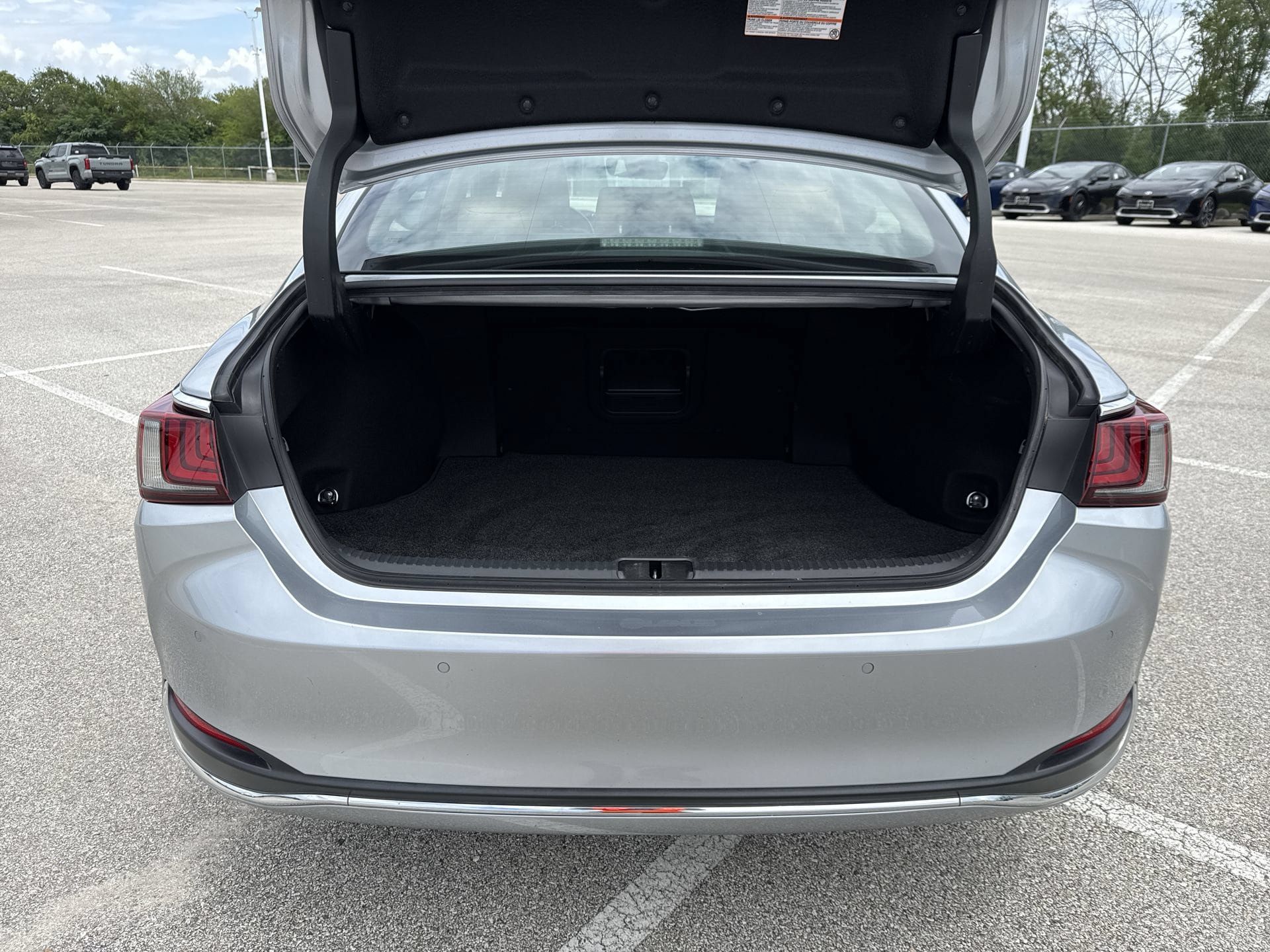 Used 2024 Lexus ES 250 w/ Premium Package AWD/4WD image 21