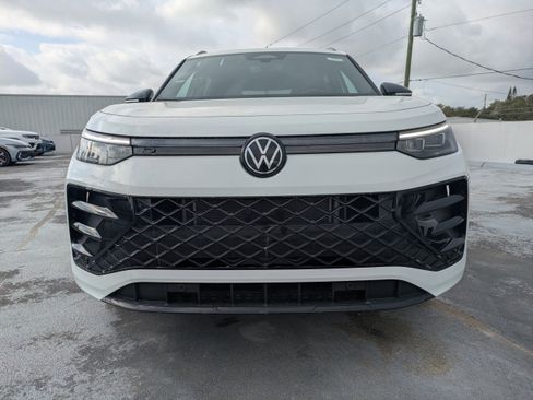 New 2026 Volkswagen Tiguan SE R-Line AWD/4WD image 8