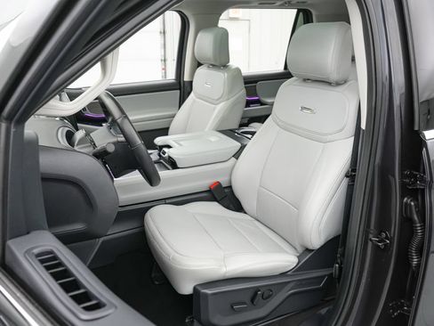 Certified 2025 Ford Expedition Platinum w/ Driver's Package AWD/4WD image 12