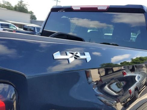 New 2026 GMC Sierra 1500 Elevation image 9