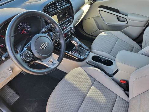 Used 2020 Kia Soul EX image 13