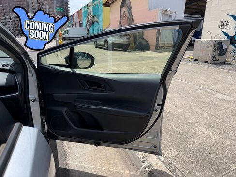 Used 2024 Toyota Prius LE FWD image 11