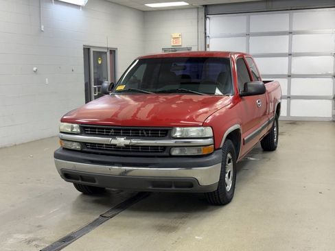 Used 2002 Chevrolet Silverado 1500 Base image 3