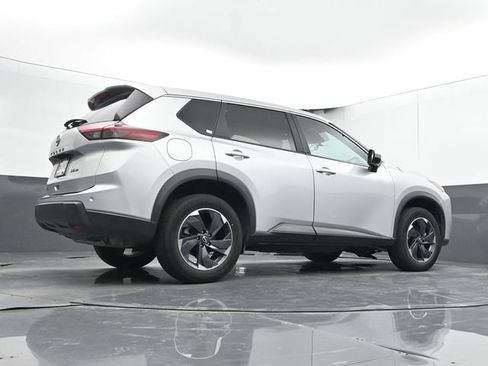 Used 2024 Nissan Rogue SV AWD/4WD image 43