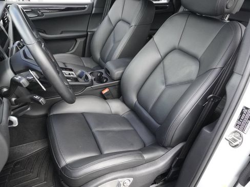 Used 2022 Porsche Macan AWD/4WD image 20