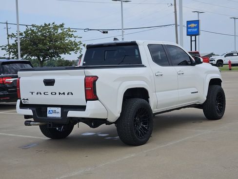 Used 2024 Toyota Tacoma SR5 AWD/4WD image 7