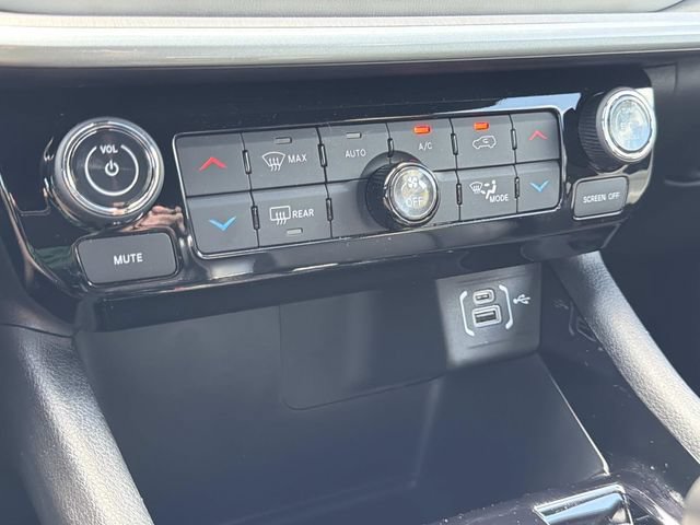 New 2026 Jeep Compass Limited w/ Sun, Sound & Navigation Group AWD/4WD image 37
