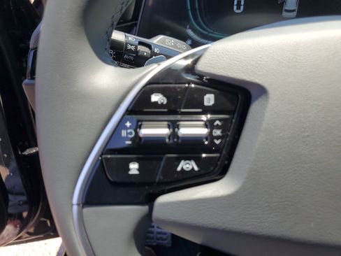 New 2025 Kia Niro EX Touring image 18