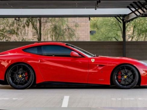 Used 2015 Ferrari F12 Berlinetta image 2