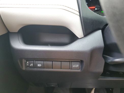 Certified 2021 Toyota RAV4 XLE w/ Convenience Package AWD/4WD image 22