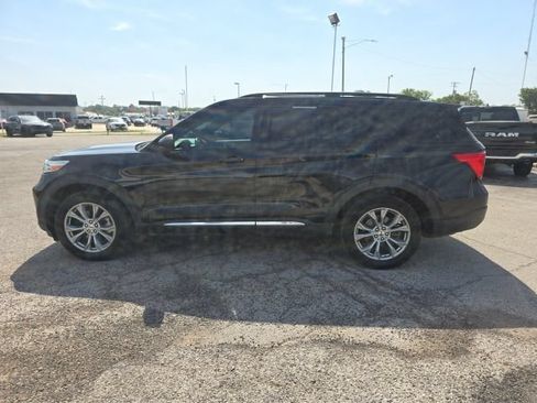 Used 2020 Ford Explorer XLT w/ Equipment Group 202A AWD/4WD image 6