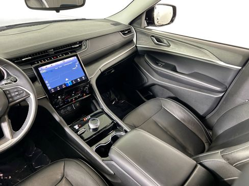 Used 2023 Jeep Grand Cherokee Limited image 21