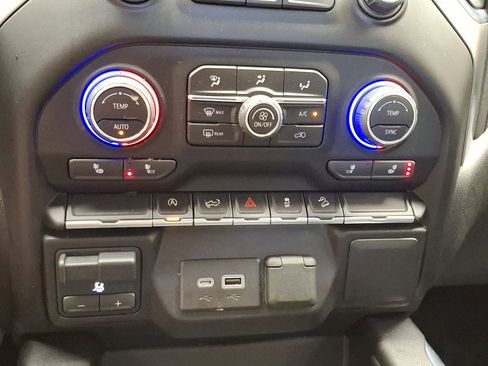 Used 2022 Chevrolet Silverado 1500 RST AWD/4WD image 19